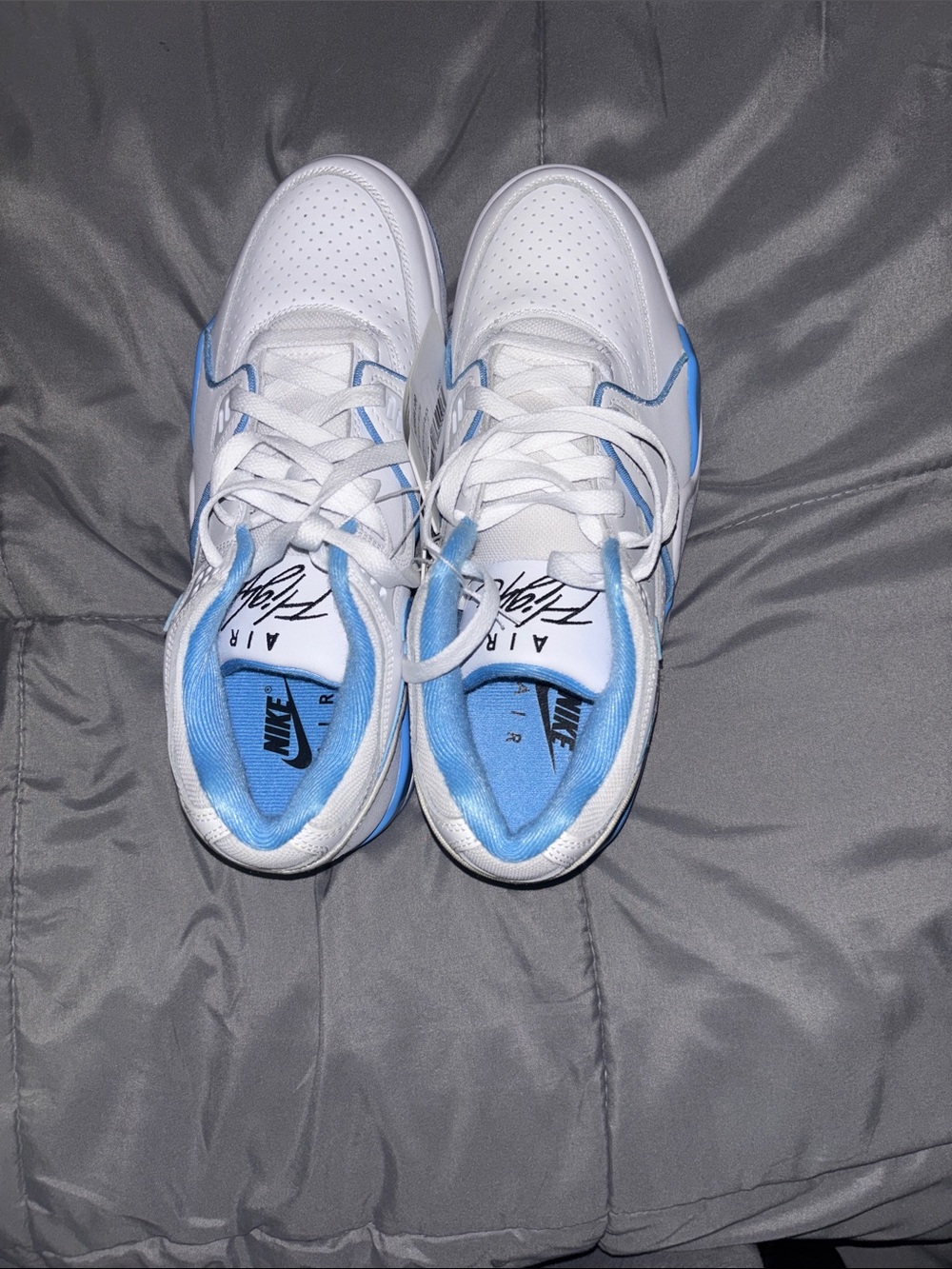 Nike Men’s air flight 89 White and Light Blue Low-Top Sneakers - Picture 4 of 5